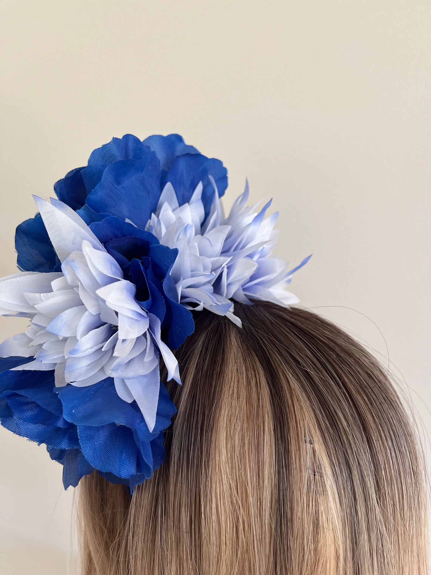 z-Sold Two-tone Blue Flower Crown